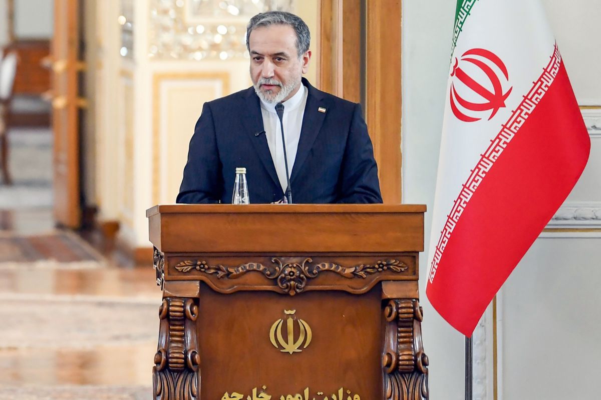 अमेरिका-इजरायल ने ईरान के स्कूल पर हमला करके 175 लोगों की हत्या की, अराघची का बड़ा दावा