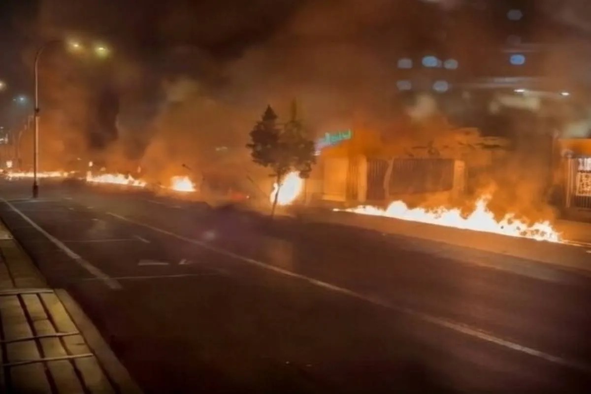 Video: ईरान में इजरायल का सबसे बड़ा हमला, आसमान में दिखे धधकते शोले, सड़कों पर आग का समंदर