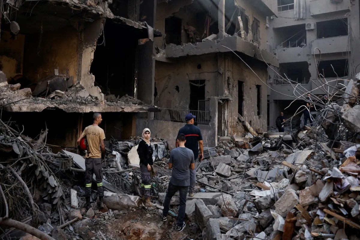 ईरान के बाद इजरायल ने लेबनान में मचाई तबाही: हिजबुल्लाह के ठिकानों पर बरसाए बम, मौत का आंकड़ा 800 पार