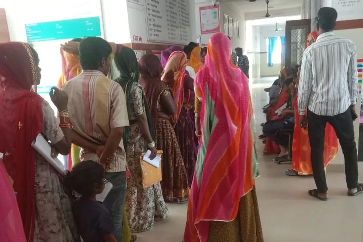 एक माह से बंद एक्स-रे मशीन से मरीज परेशान, निजी क्लीनिकों का लेना पड़ रहा सहारा