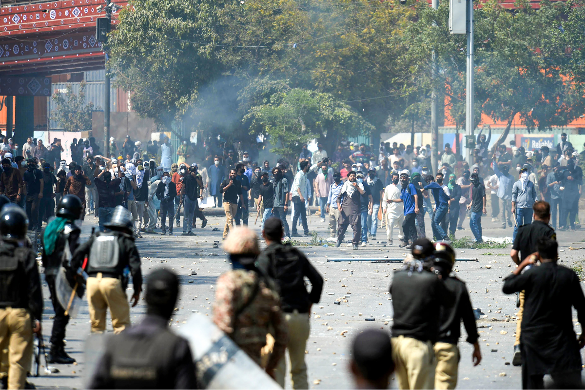 खामेनेई की मौत पर पाकिस्तान में चली थी तड़ातड़ गोलियां, 26 लोगों की मौत का जिम्मेदार कौन? जांच की उठी मांग