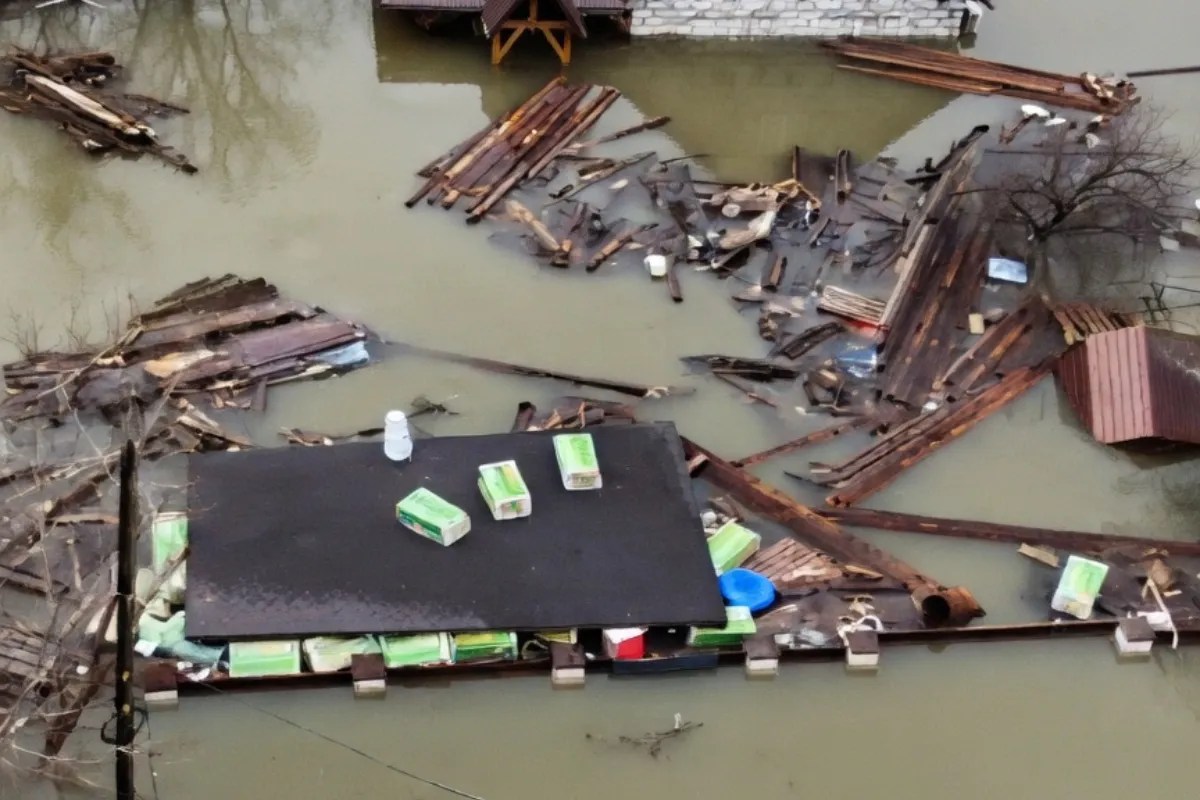 रूस के दागेस्तान में बाढ़ से तबाही, राजधानी में लगी इमरजेंसी, 3 लाख से ज्यादा लोग अंधेरे में डूबे