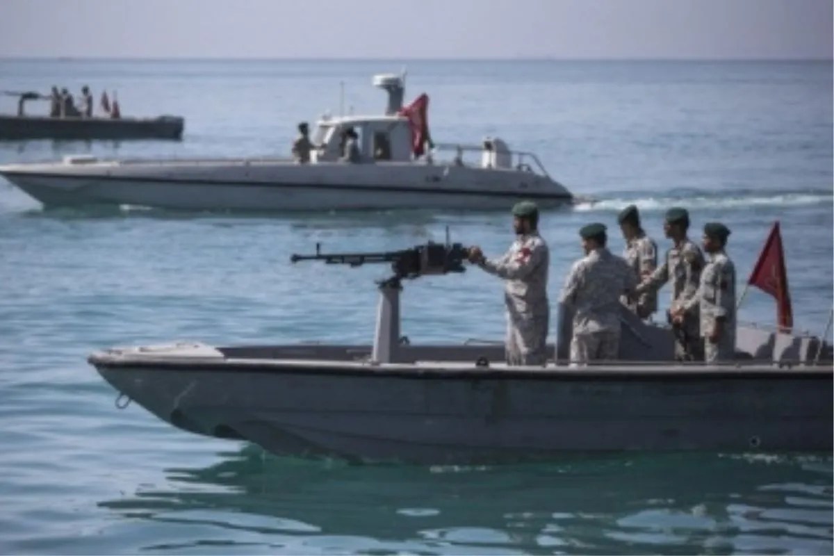 होर्मुज स्ट्रेट से गुजरने की खुली छूट, फिर भी क्यों अपने जहाजों को पार करने से डर रहा चीन? बड़ी वजह सामने आई