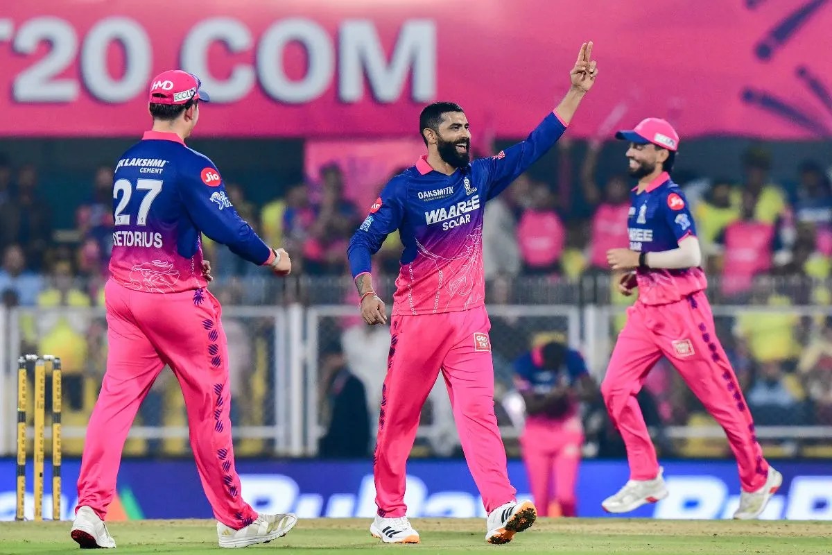 RR के बॉलर्स ने मचाई सनसनी, स्टार और धाकड़ बल्लेबाजों से भरी CSK की बैटिंग को कर दिया तहस-नहस