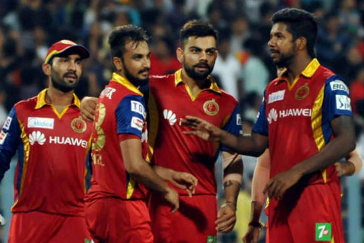 IPL इतिहास की सबसे भटकी हुई गेंदबाजी लाइन-अप, एक मैच में लुटाए इतने रन, आज तक रिकॉर्ड कायम