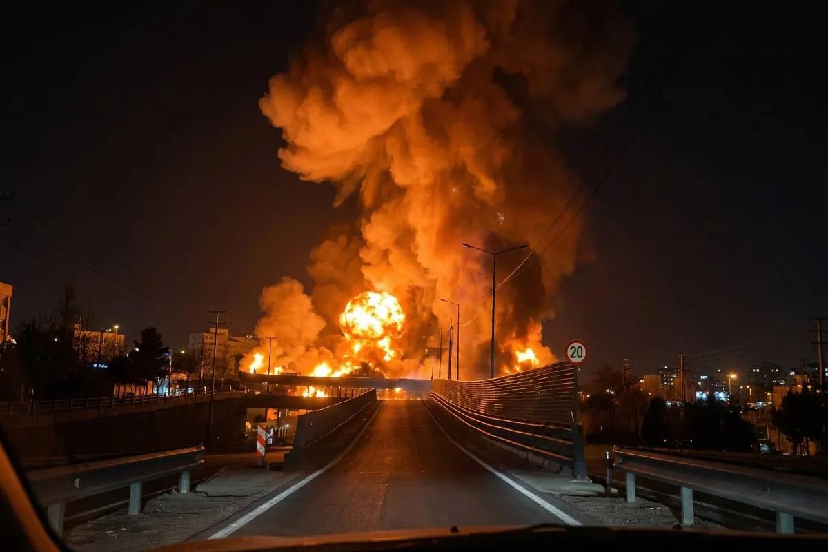 इजरायली बैलेस्टिक मिसाइलों ने ईरान में ढाया कहर,Video में देखें तबाही का मंजर