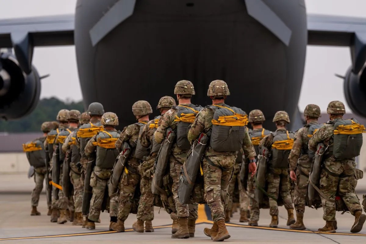 10 हजार सैनिकों को जंग के मैदान में उतारने की तैयारी में अमेरिका! खार्ग समेत इन इलाकों पर है ट्रंप की नजर