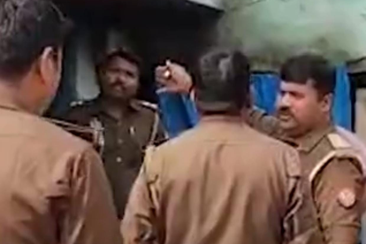 पत्नी को कुल्हाड़ी से काटा, 24 घंटे के भीतर ही खुद भी फंदे से लटक कर दिया जान, शादी के डेढ़ साल के ही भीतर खत्म हो गई दोनों जिंदगियां