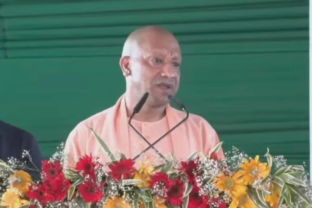 पेट्रोल पंप पर लाइन, राष्ट्रभक्ति पर प्रश्न : सीएम बोले अफवाहों से बचे, भरपूर है स्टॉक