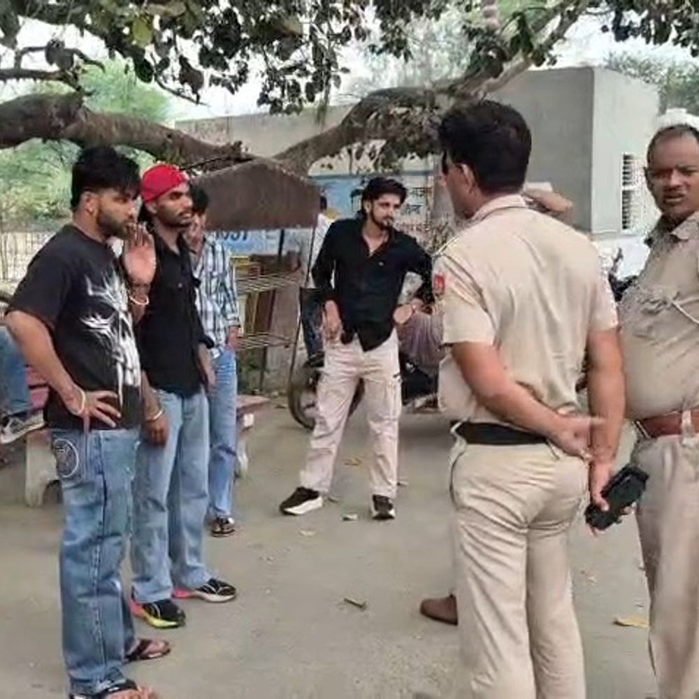 कॉलेज के बाहर छात्रों पर तेजधार हथियार से हमला:तीन घायल, एक PGI रेफर; जींद में दो गुटों में हुई थी कहासुनी