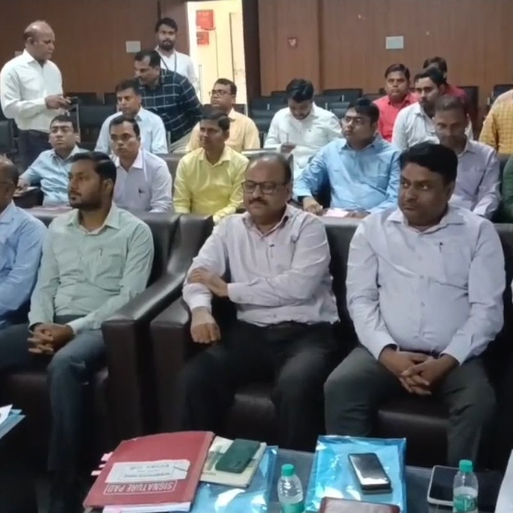 बक्सर में जनगणना 2027 की तैयारी शुरू:अधिकारियों को मिल रहा डिजिटल ट्रेनिंग