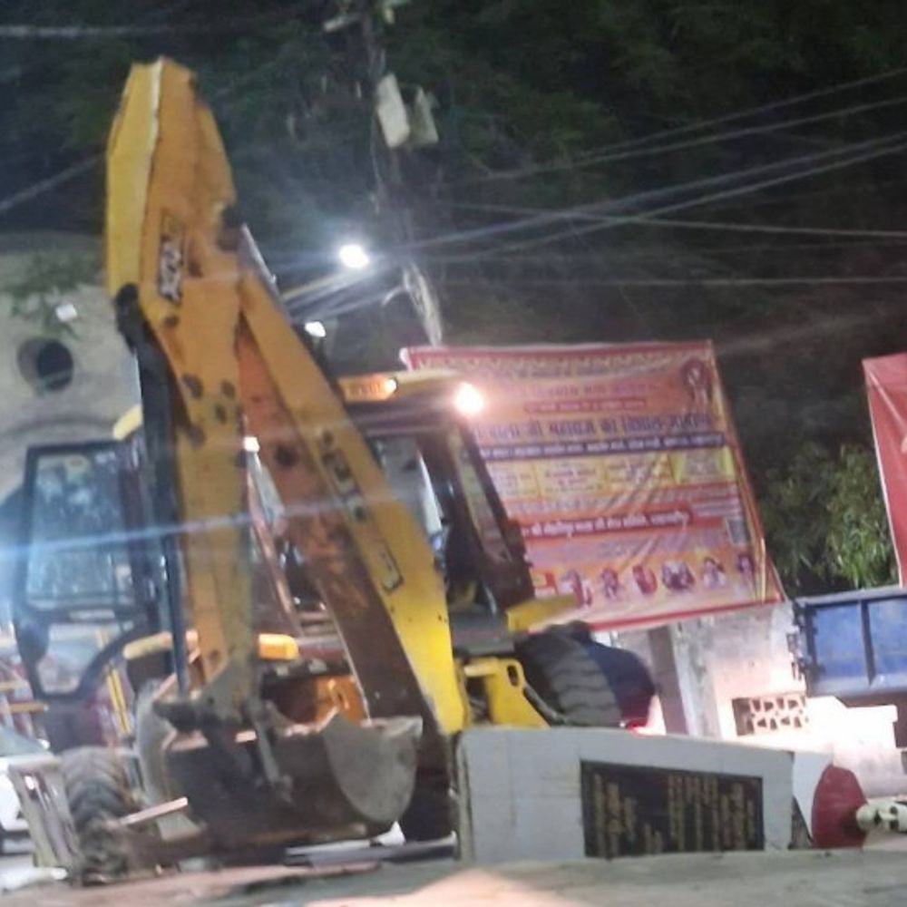 शाहजहांपुर में प्रतिमाएं तोड़ने का पत्र आया सामने:निगम के एक अधिकारी पर करीबी फर्म को ठेके देने का आरोप, नगर आयुक्त ने पत्र की जानकारी से किया इंकार