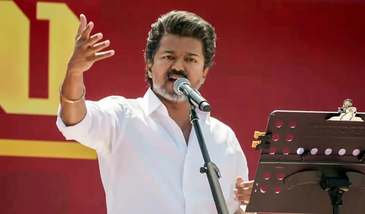 करूर भगदड़ कांड: एक्टर विजय को फिर मिला समन, दिल्ली में पेशी, करूर त्रासदी की जांच तेज