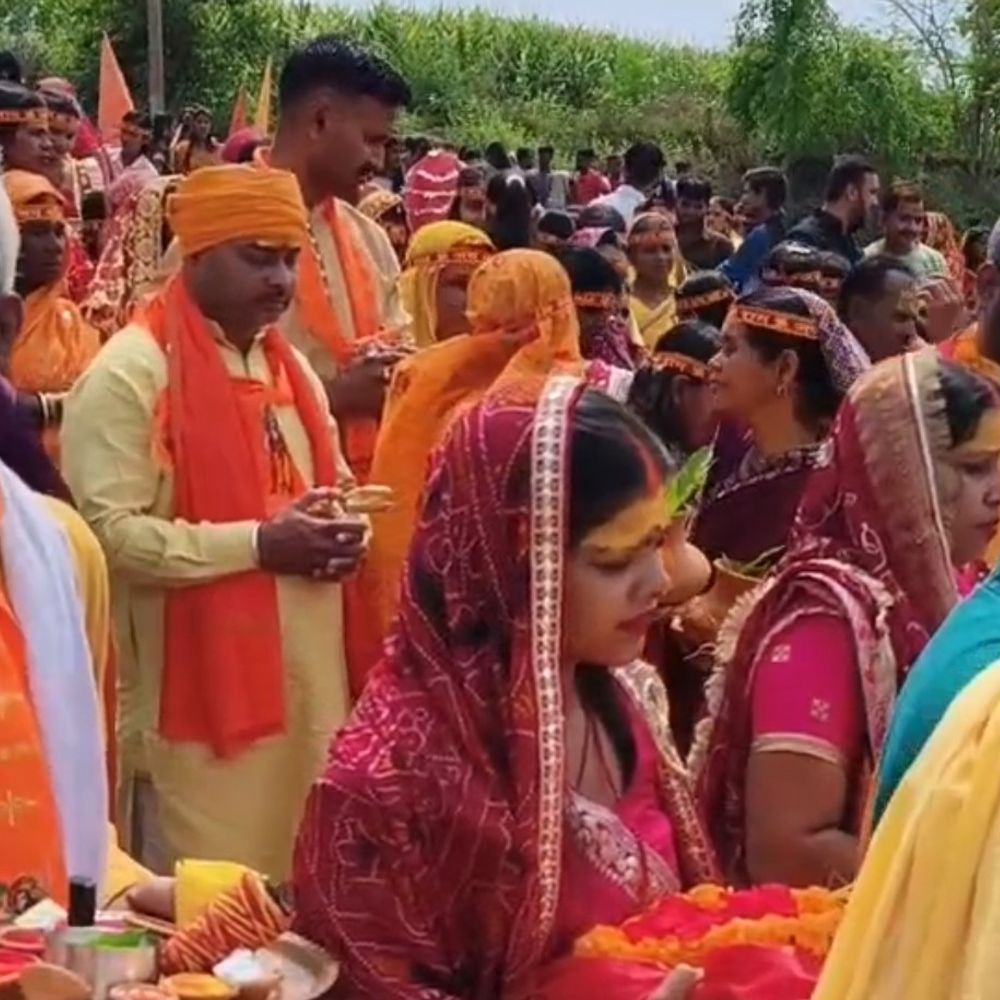 कटिहार में 7 दिवसीय भागवत कथा, विष्णु महायज्ञ शुरू:1100 कन्याओं की कलश यात्रा से आगाज, पंडित बृजेश शर्मा सुनाएंगे कथा