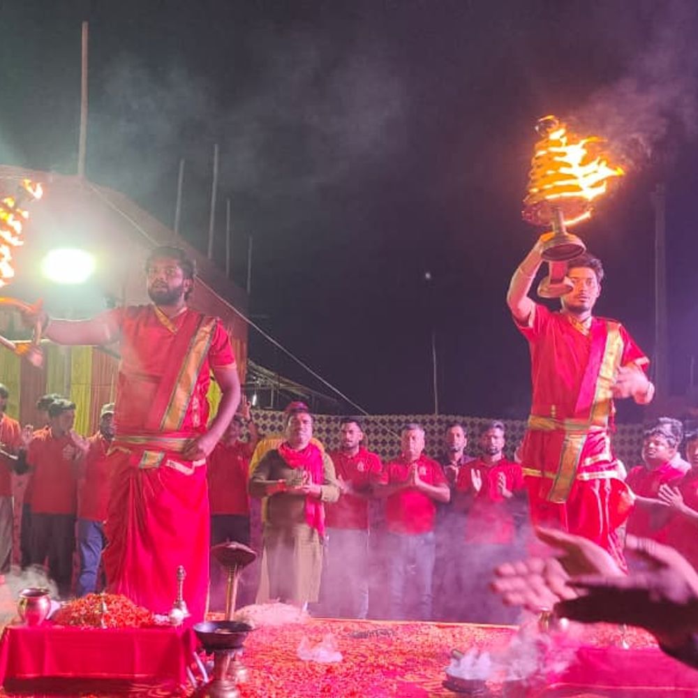 मां बागेश्वरी सिद्धपीठ में काशी की तर्ज पर हुई आरती