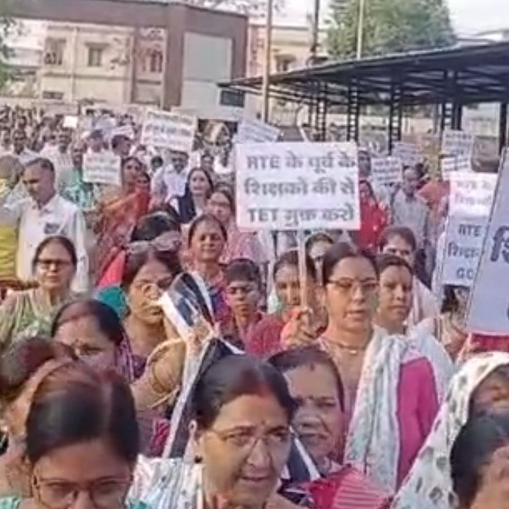 सतना में TET के विरोध में इच्छामृत्यु मांगी:कलेक्ट्रेट पहुंचकर बोले- 20–25 साल सेवा के बाद परीक्षा अनिवार्य करना अनुचित