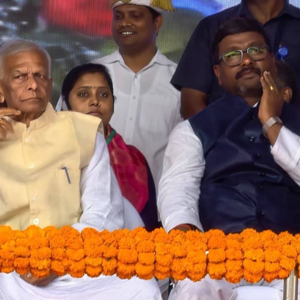 खगड़िया सभापति ने मुख्यमंत्री को सौंपा ज्ञापन:नगर के ओवरऑल डेवलपमेंट और स्कीम्स की रखी मांग