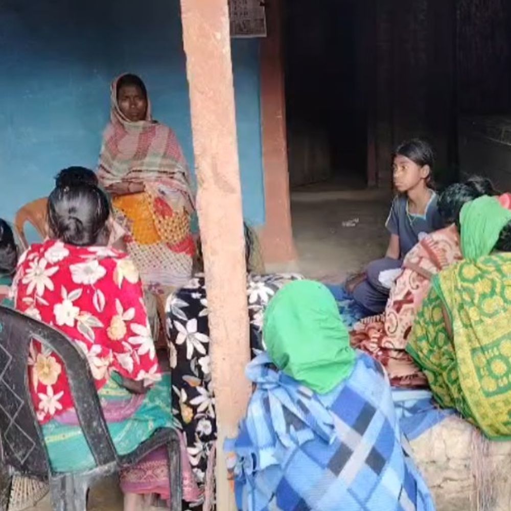 किशनगंज में किशोर ने फांसी लगाकर की आत्महत्या:पिता से बात करने के बाद हुई घटना, पोस्टमार्टम के लिए सदर अस्पताल भेजा शव