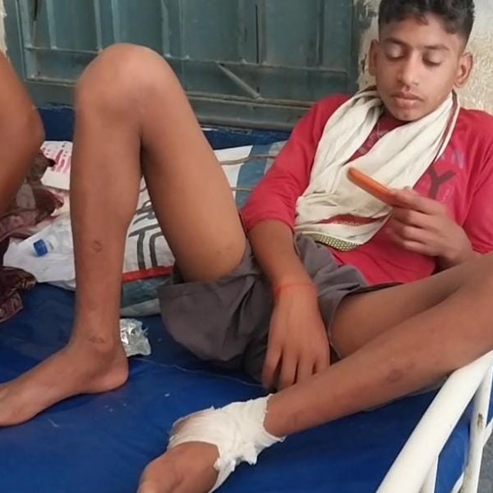 नवादा के सिंघल में ई-रिक्शा ने बच्चे को मारी टक्कर:राहगीरों ने पहुंचाया अस्पताल, चालकर मौके से फरार