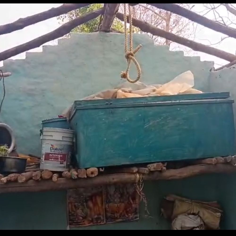 खाना में बाल मिलने पर युवक ने की आत्महत्या:घर में लगाई फांसी, पत्नी पर अवैध संबंध के शक पर अक्सर होता था दंपती के बीच विवाद