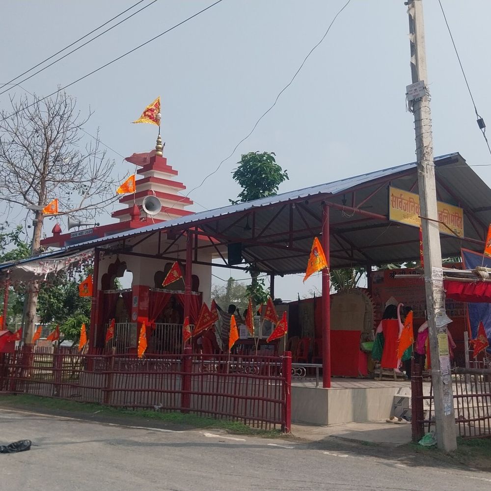 अररिया में रामनवमी पर निकलेगी 20 शोभायात्रा:शहर में 24 घंटे का रामायण पाठ, घरों में ध्वज लगाए