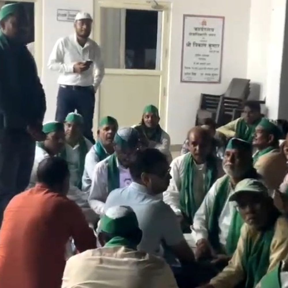 राकेश टिकैत उड़ीसा में गिरफ्तार:रिहाई की मांग पर फर्रुखाबाद में किसान यूनियन का धरना प्रदर्शन