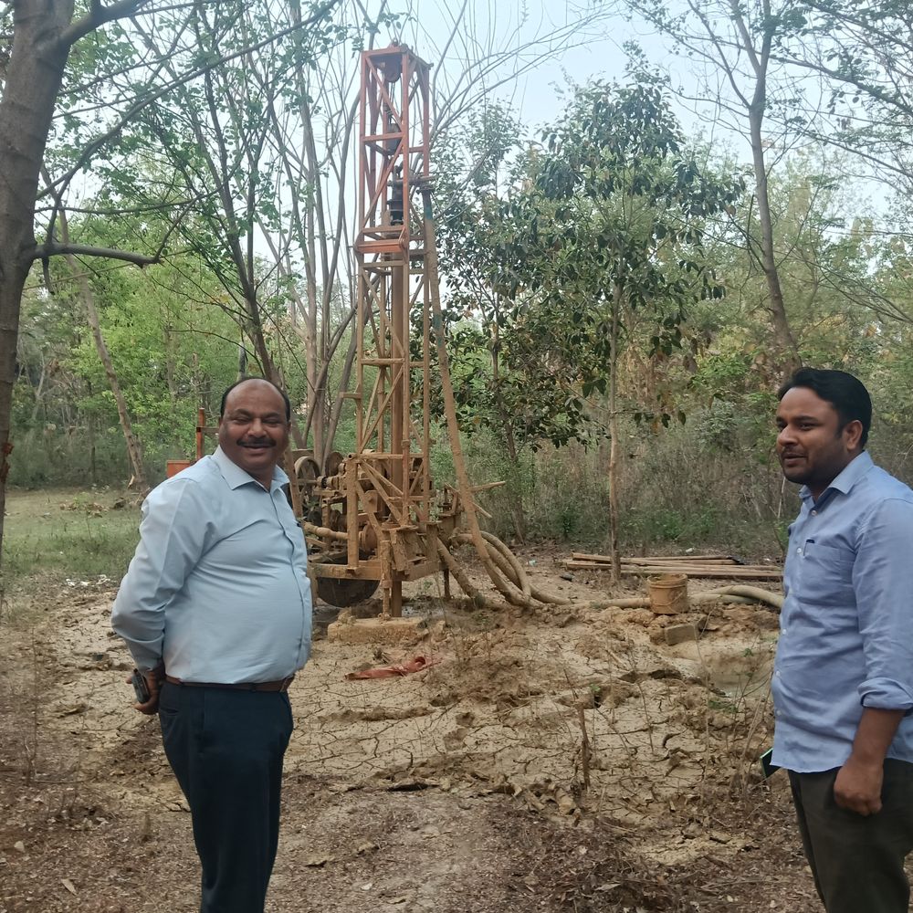 कोंच में नए प्रखंड भवन का बोरिंग कार्य शुरू:गुणवत्तापूर्ण निर्माण कार्य समय सीमा में पूरा करने का निर्देश
