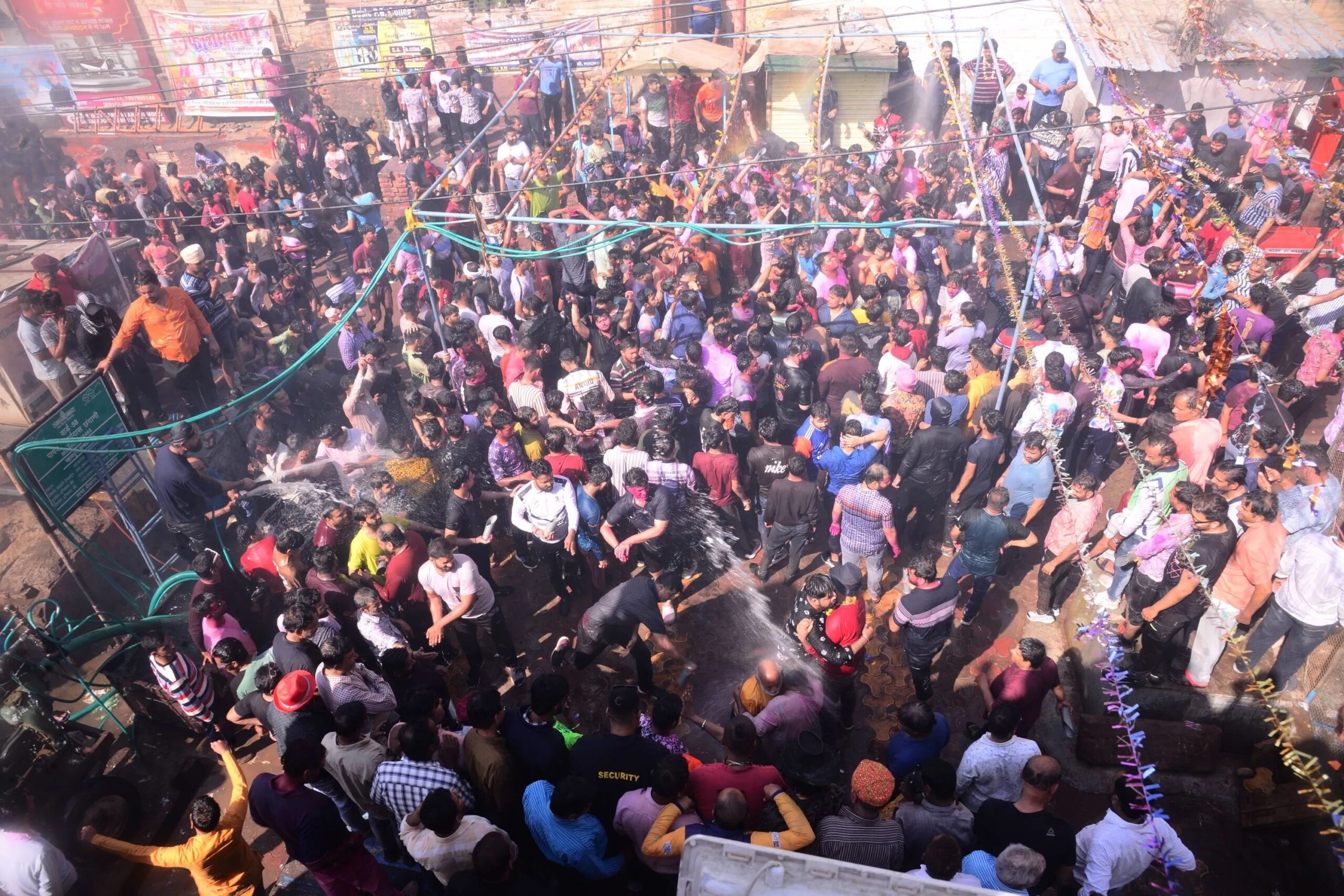 रंगों से सजा बीकानेर में होली उत्सव