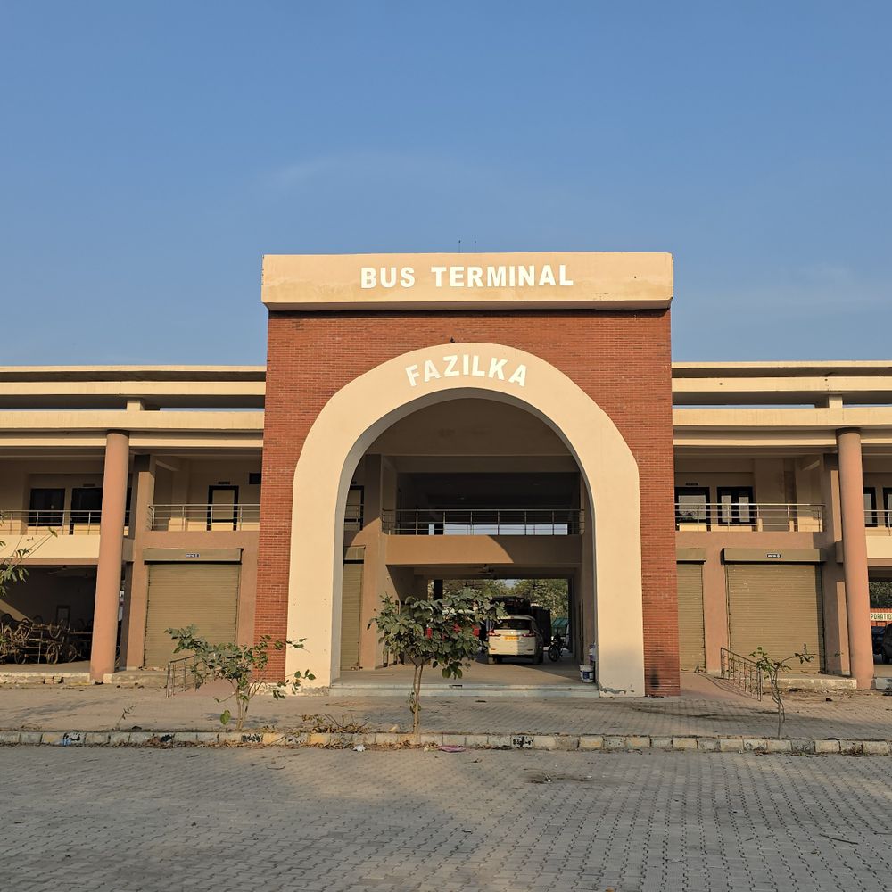 फाजिल्का में बने बस स्टैंड का मुद्दा विधानसभा में उठा::मंत्री लालजीत भुल्लर बोले-बिना मंजूरी के बनाया गया, नगर कौंसिल चलाने के लिए तैयार