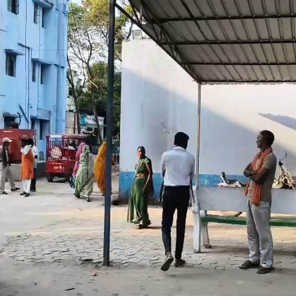 कैमूर में युवक ने फांसी लगाकर किया सुसाइड:नए घर में गए थे परिवार वाले, पुराने मकान में मिला बॉडी