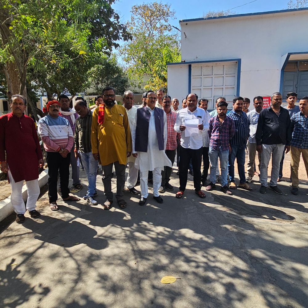 बागेश्वर धाम गए परिवार के घर 28 लाख की चोरी:दिनदहाड़े ताला तोड़ उड़ाए 15 तोला सोना और नकदी; SP ऑफिस पहुंचे ग्रामीण