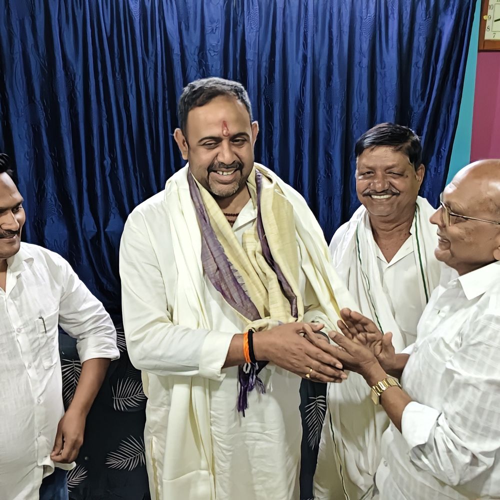 दिनारा विधायक ने मनाई ईद:RLM प्रदेश अध्यक्ष ने बांटे उपहार, दिया भाईचारे का संदेश