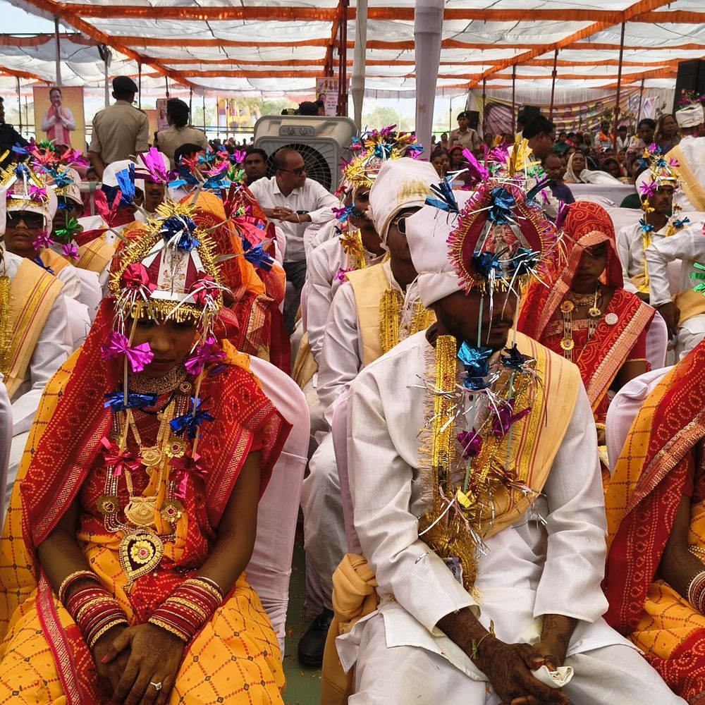 पलारी में 28 आदिवासी जोड़ों का सामूहिक विवाह:मुख्यमंत्री साय ने दिया आशीर्वाद, कसडोल-पलारी को 50-50 लाख की विकास कार्यों की सौगात