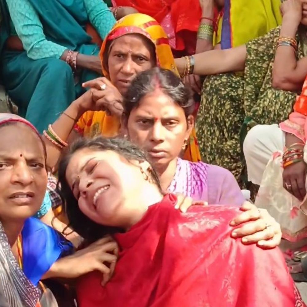 पेट्रोल पंप कर्मचारी की ट्रक से दबकर मौत:लखीमपुर के मोहम्मदी में हादसा, मृतक के तीन छोटे बच्चे