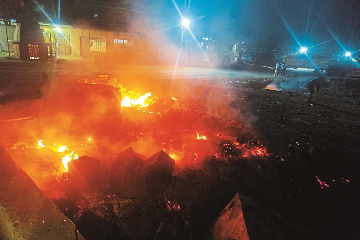 CG News: बंद होटल में सिलेंडर फटा, झोपड़ी जलकर खाक, मची अफरा-तफरी