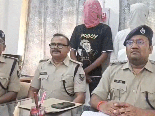 दरभंगा साइबर पुलिस ने 2 युवकों को किया गिरफ्तार:दोनों ने एक-दूसरे की पत्नी की तस्वीर की थी वायरल; पूछताछ के बाद भेजा जेल