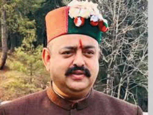 इजराइल-ईरान युद्ध का असर, हिमाचल में खाद का संकट:यूरिया की भारी किल्लत, खाली हाथ लौट रहे किसान-बागवान, 3700 मीट्रिक टन की डिमांड