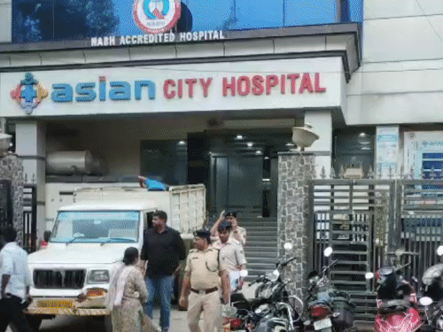 बॉयफ्रेंड संग लिवइन में रह रही लड़की की मिली लाश:प्रेमी बोला- मरने से पहले लाउड म्यूजिक बजाया, मैं चैट करता रहा…जवाब नहीं मिला