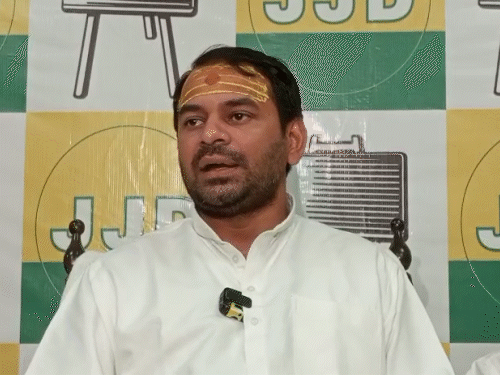 तेज प्रताप बोले-निशांत हाथ मिलाने आएंगे तो राजनीतिक अनुभव दूंगा:कहा- मेरे पिता ने भी नीतीश कुमार का साथ दिया था, CM के दिल्ली जाने पर जताई शंका