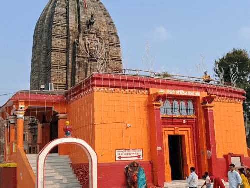 औरंगाबाद में चार दिवसीय राजकीय चैती छठ मेला:देव सूर्य मंदिर में भव्य आयोजन, 5 लाख से ज्यादा श्रद्धालु आएंगे; 2 हजार पुलिस तैनात, CCTV से निगरानी