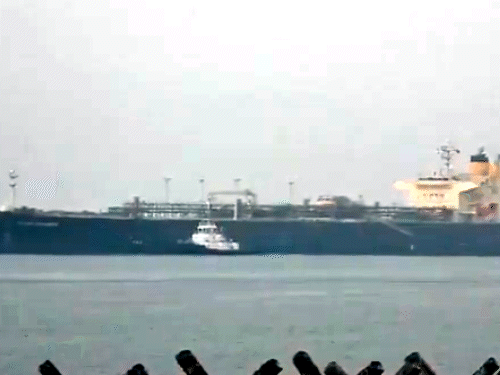 अब अमेरिका से LPG लेकर कार्गो शिप मंगलुरु पहुंचा:7 दिनों में गैस लेकर चार जहाज भारत आए; केंद्र बोला- फारस की खाड़ी में सभी 22 शिप सुरक्षित