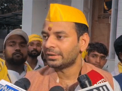 अनुष्का यादव की बेटी ‘उज्जैनी’ एक महीने की हुई:भाई आकाश यादव ने किया हवन-पूजन, सोशल मीडिया पर शेयर की तस्वीरें