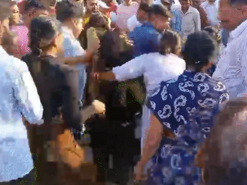 पानी टंकी में मिला ठेका कर्मी का शव:दो दिनों पूर्व दोस्त के पिता के अंतिम संस्कार में गए थे वाराणसी, आक्रोशितों ने किया हाईवे जाम