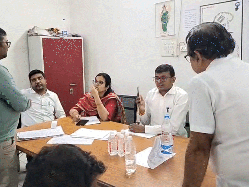 95 साल के मृत बुजुर्ग को 46 का युवा बनाया:बिलासपुर में जाति भी बदली, भू-माफिया ने फर्जीवाड़ा कर बेशकीमती खाली जमीन की कराई रजिस्ट्री