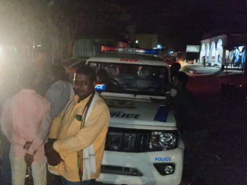 गिरिडीह में हवा में चलाई गोली, लूट लिए जेवरात:स्कूटी से गिराकर वारदात को दिया अंजाम, 15 लाख के गहने ले उड़े बदमाश, SIT गठित