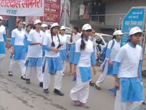 गयाजी में ‘रन फॉर बिहार’ का आयोजन:टावर चौक से गांधी मैदान तक मैराथन दौड़, स्कूली बच्चे हुए शामिल; कार्यकम को लेकर सुरक्षा कड़ी