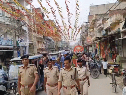 ईद पर 850 फोर्स के अलावा RAF की तैनाती:CCTV और ड्रोन से होगी निगरानी, पटना में 32 संवेदनशील जगह; पुलिस ने निकाली फ्लैग मार्च