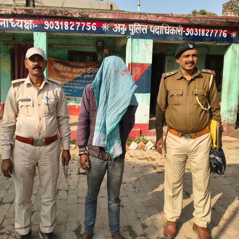 भवानीपुर में गांजा तस्करी का आरपी गिरफ्तार:किराना दुकान की आड़ में कर रहा स्मगलिंग, छापेमारी में मादक पदार्थ भी बरामद