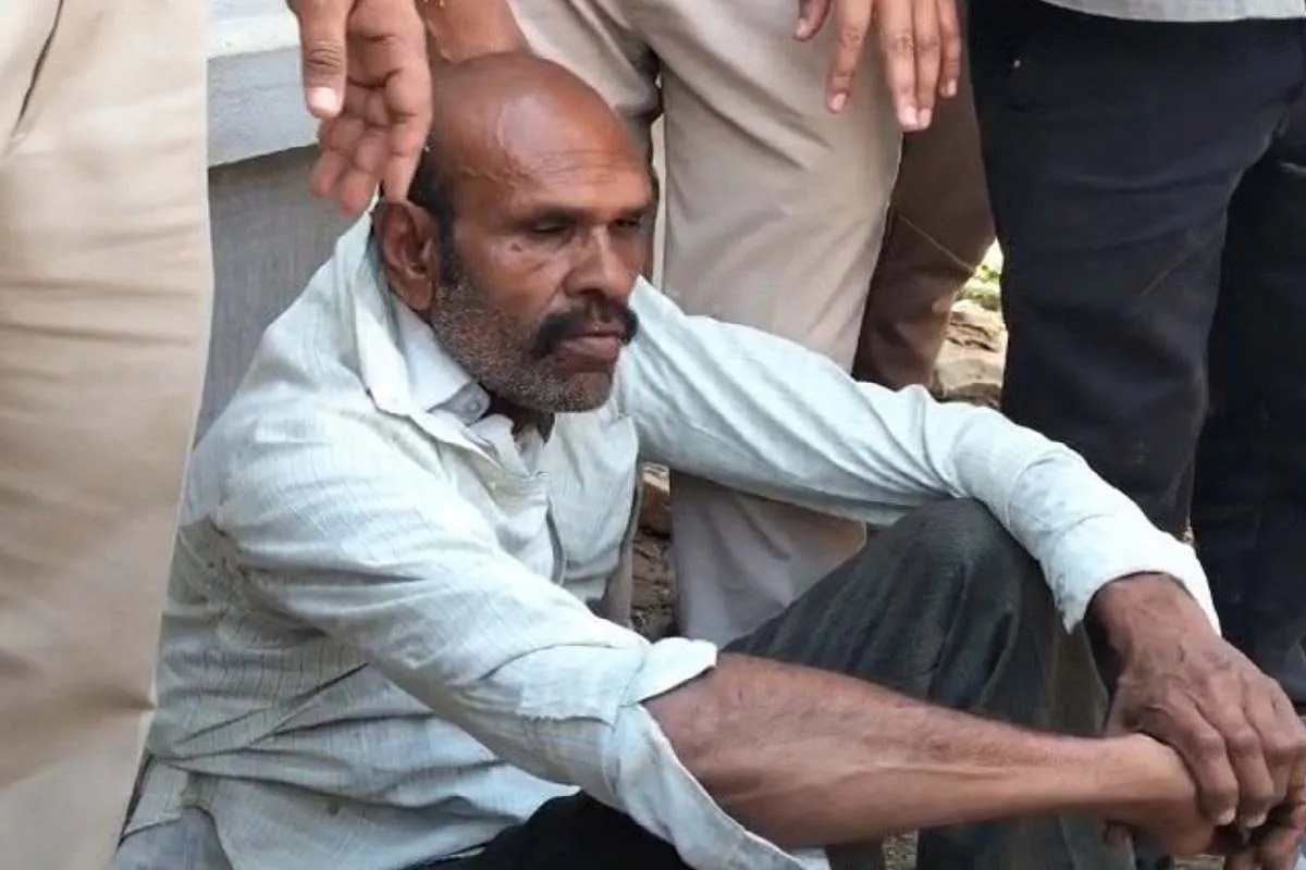 इंसान का मांस खाने और खून पीने वाले नरभक्षी ने डॉक्टरों के सामने की अजीब हरकत