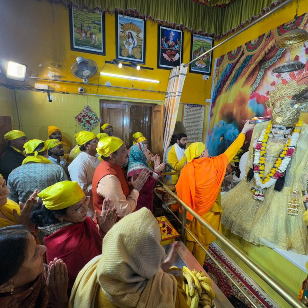 कठिनाइयों में साहस देती हैं मां ब्रह्मचारिणी